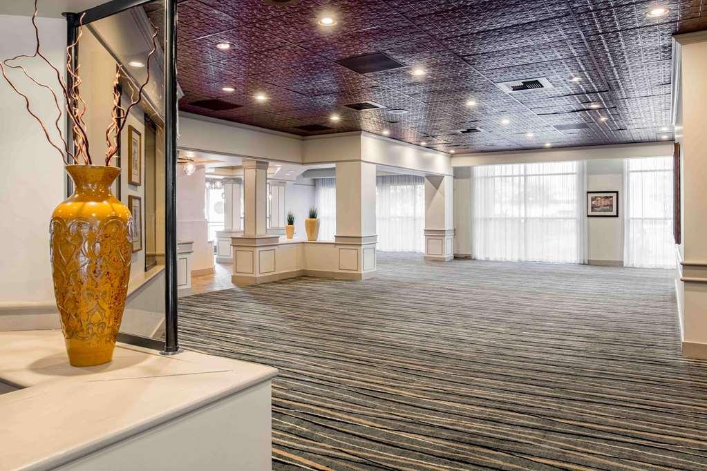 Embassy Suites By Hilton Seattle - Tacoma International Airport Tukwila Room photo